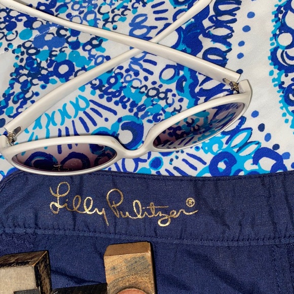 🌴LILLY PULITZER ‘The Buttercup Short’ in Textured Chevron in Navy - Picture 3 of 8